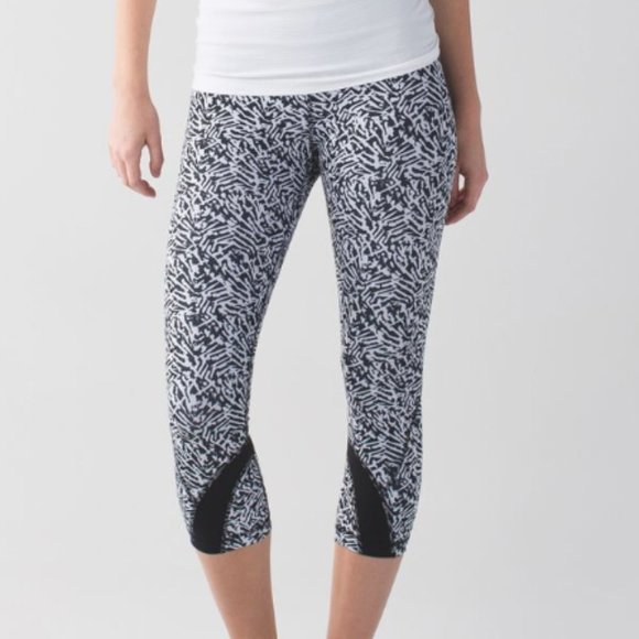 Lululemon Run Inspire Crop II Full-On Luxtreme Mini Brushed Animal Black White 4